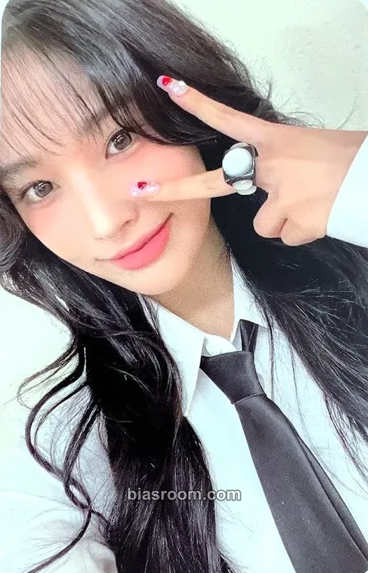 Jini An Iron Hand In A Velvet Glove Photocard - Jini K-pop photocard