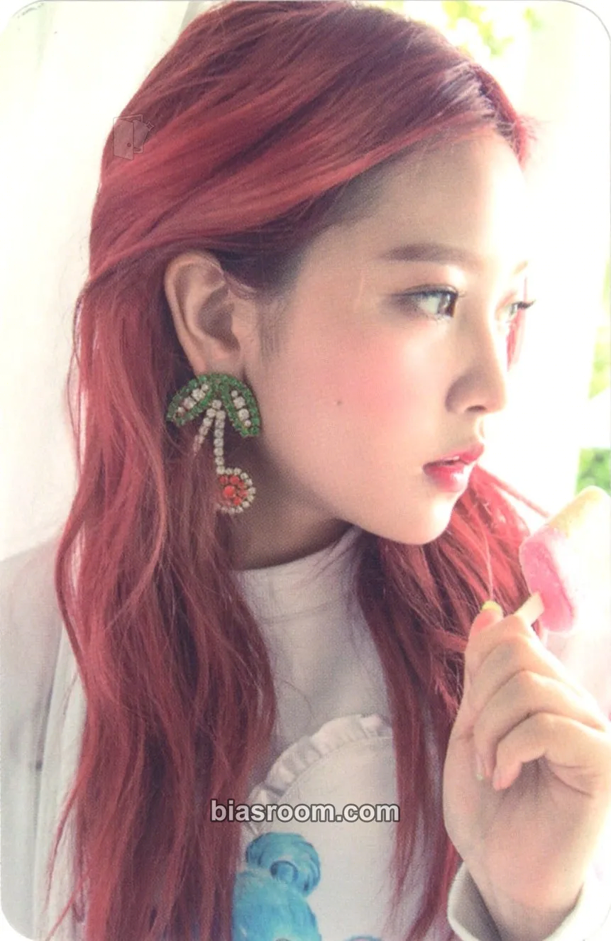 Yeri 8th Anniversary Photocard - Red Velvet - Red Velvet K-pop photocard