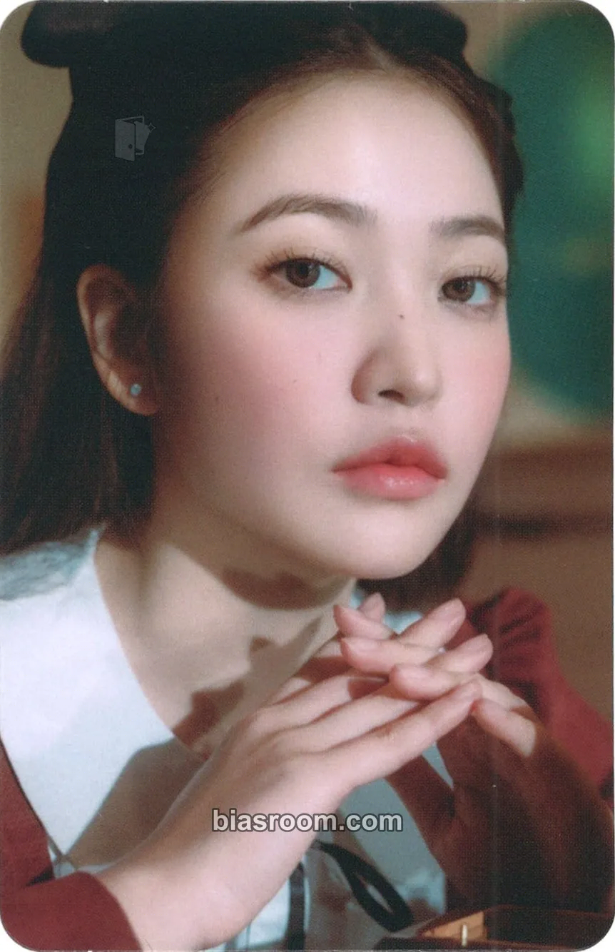 Yeri 9th Anniversary Photocard - Red Velvet - Red Velvet K-pop photocard