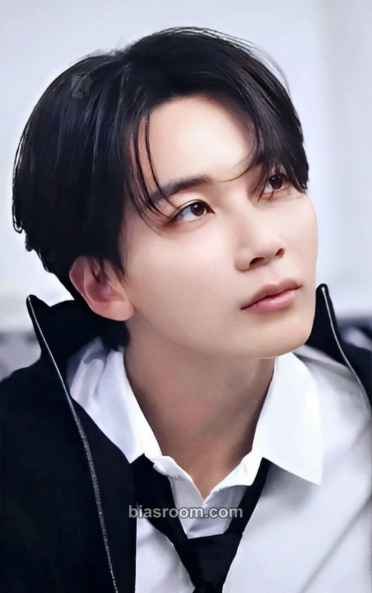 Jeonghan 17 IS RIGHT HERE Photocard - SEVENTEEN - SEVENTEEN K-pop photocard