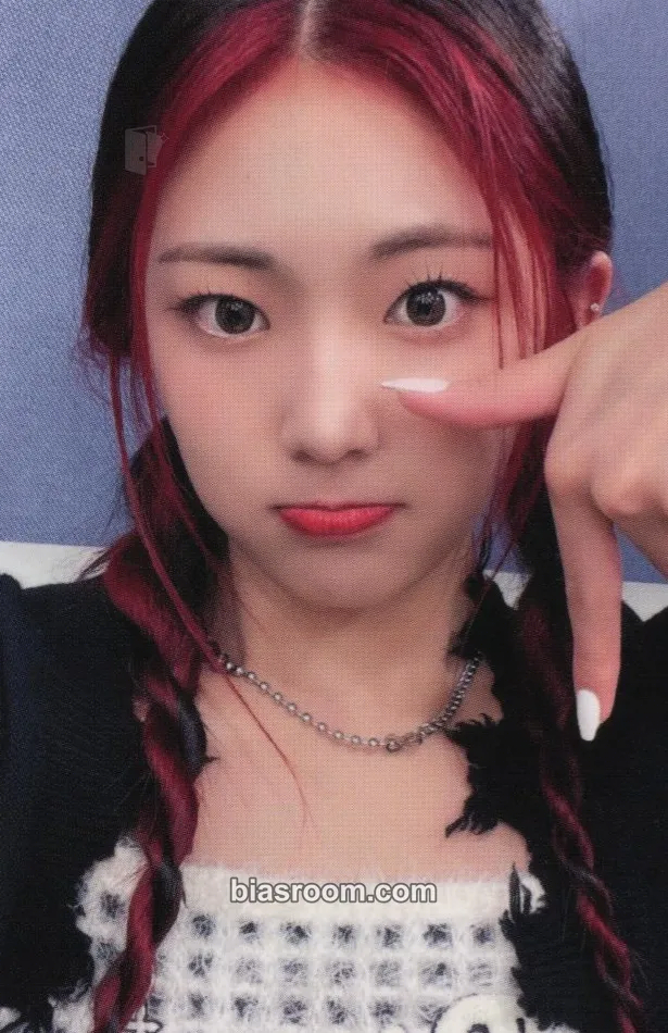 Yel Rose Blossom Photocard - H1-KEY - H1-KEY K-pop photocard