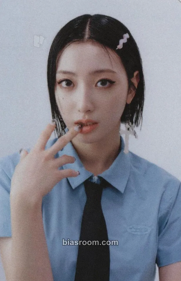 Riina Rose Blossom Photocard - H1-KEY - H1-KEY K-pop photocard