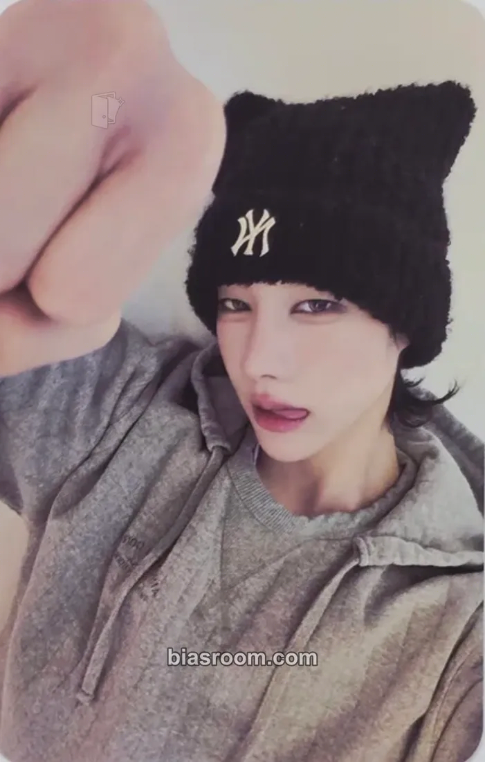 Rui UXLXVE Photocard - XLOV - XLOV K-pop photocard