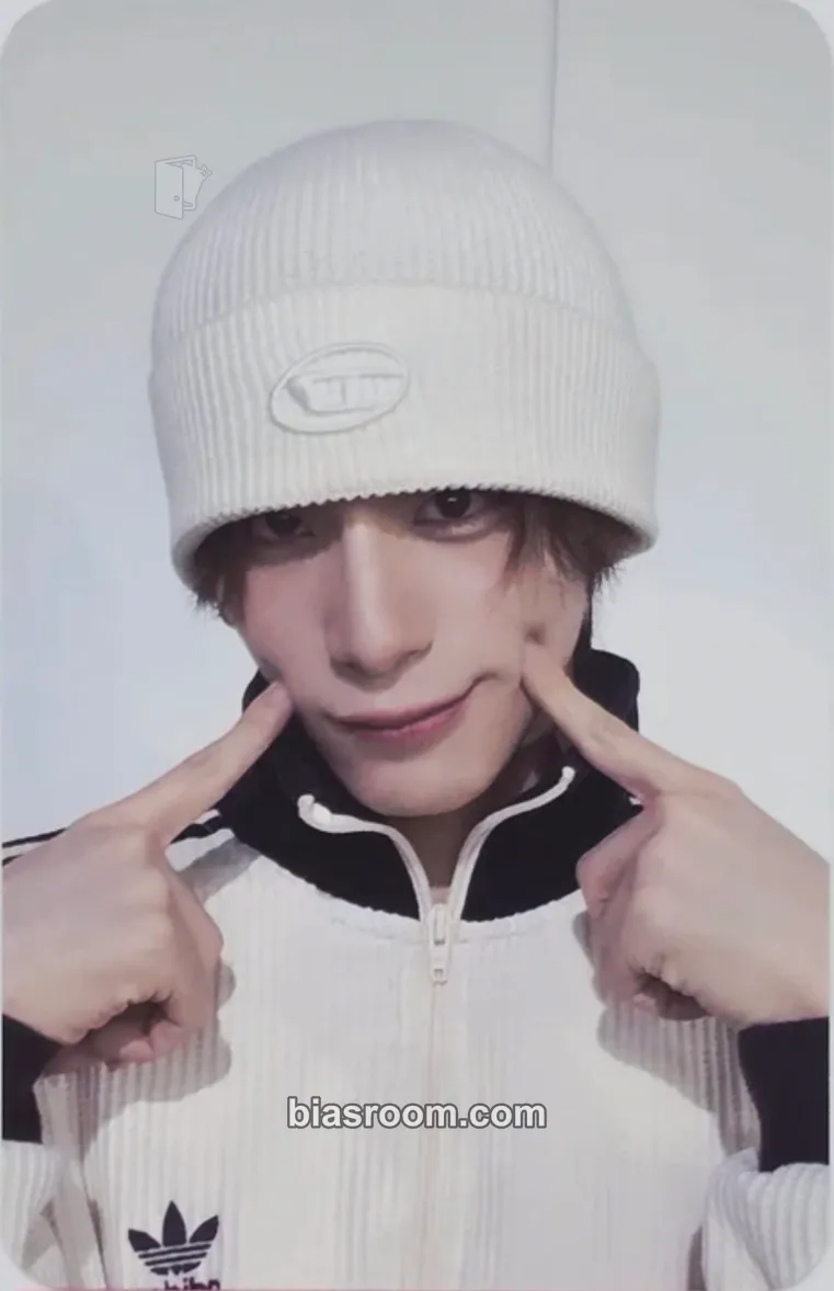 Haru UXLXVE Photocard - XLOV - XLOV K-pop photocard