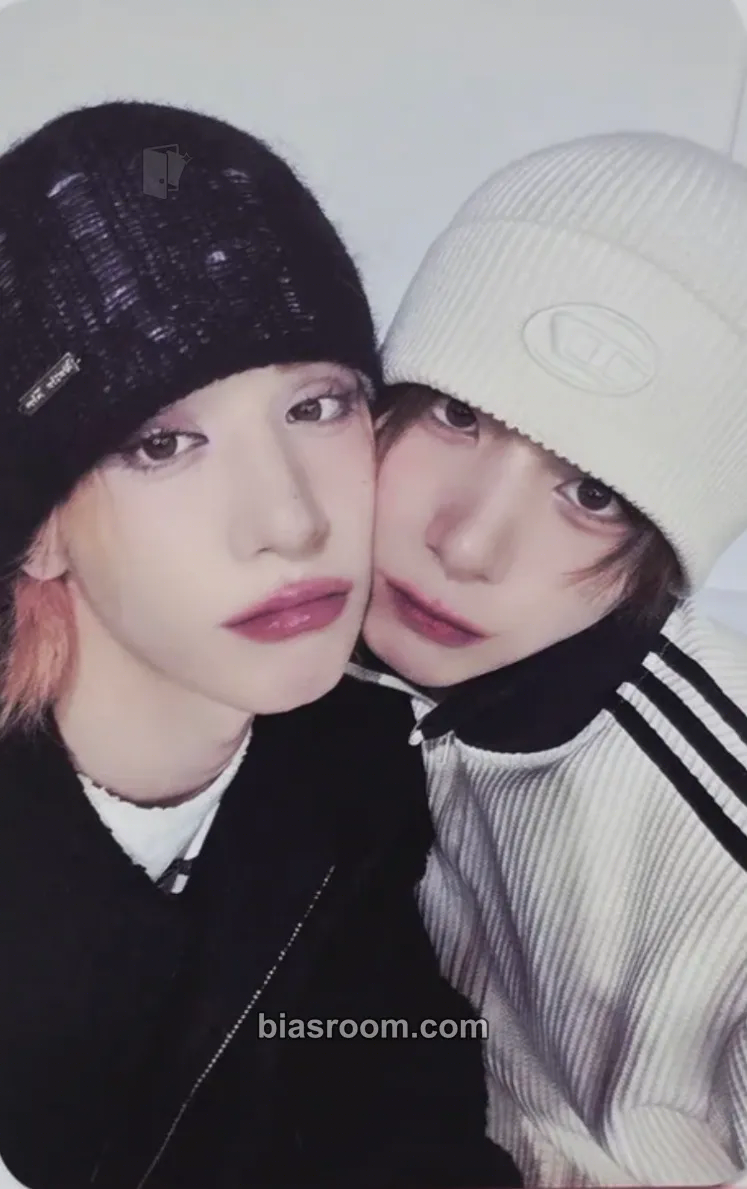 UXLXVE Photocard - XLOV - XLOV K-pop photocard