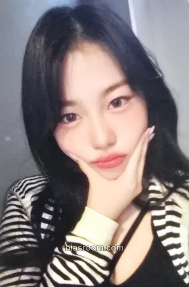 Yerin MIMIIROSE Reebon K-pop photocard