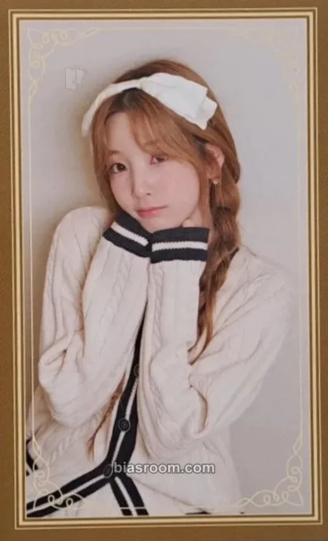 EL7Z UP - Yeonhee  - 2024 Season's greetings Other season's greetings concept photocard photocard set