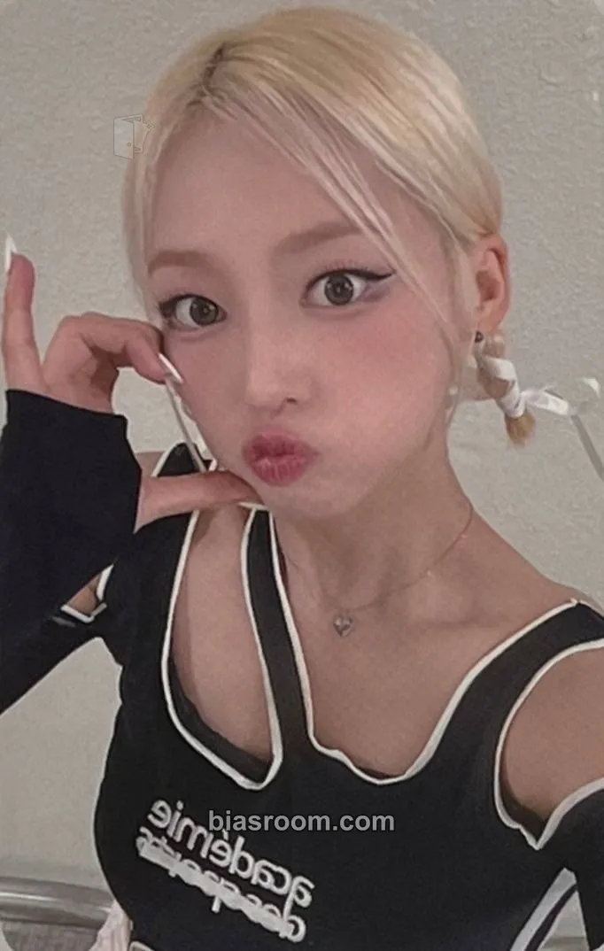 Yeeun 7+Up Photocard - EL7Z UP - EL7Z UP K-pop photocard
