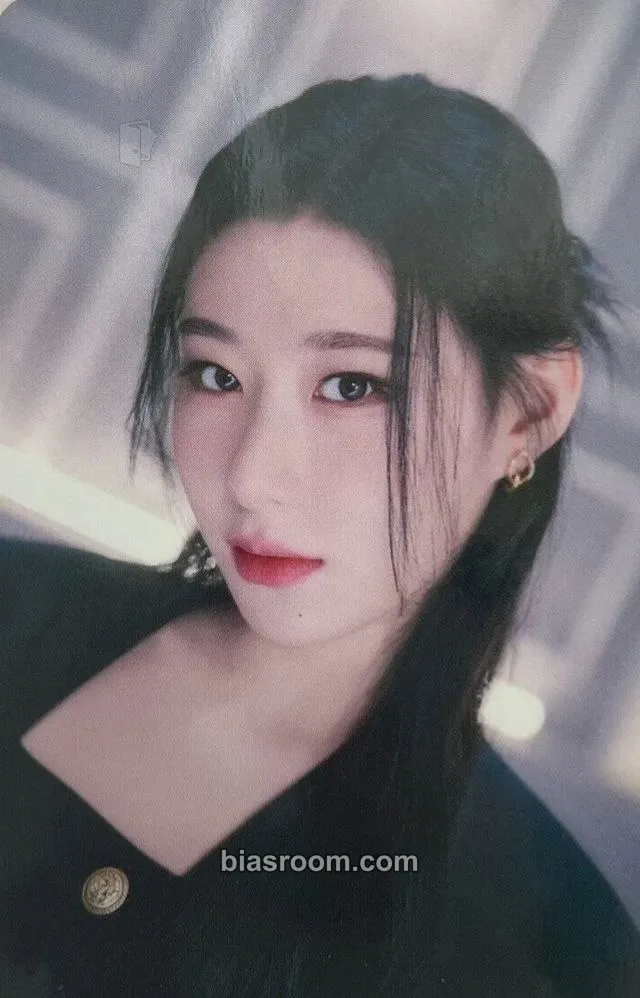 Chaeryeong ITZY The 1st World Tour 'Checkmate' Photocard - ITZY - ITZY K-pop photocard