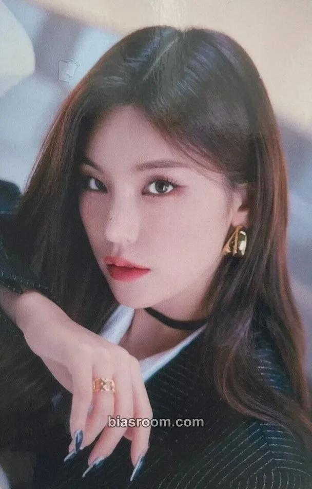 Yeji ITZY The 1st World Tour 'Checkmate' Photocard - ITZY - ITZY K-pop photocard