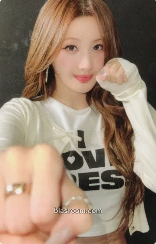 Belle 224 Photocard - KISS OF LIFE - KISS OF LIFE K-pop photocard