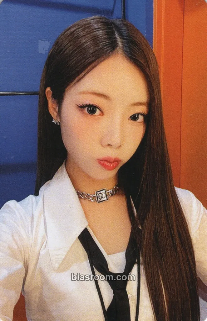 Na Goeun 2023 'FESTA' Tour Photocard - PURPLE KISS - PURPLE KISS K-pop photocard
