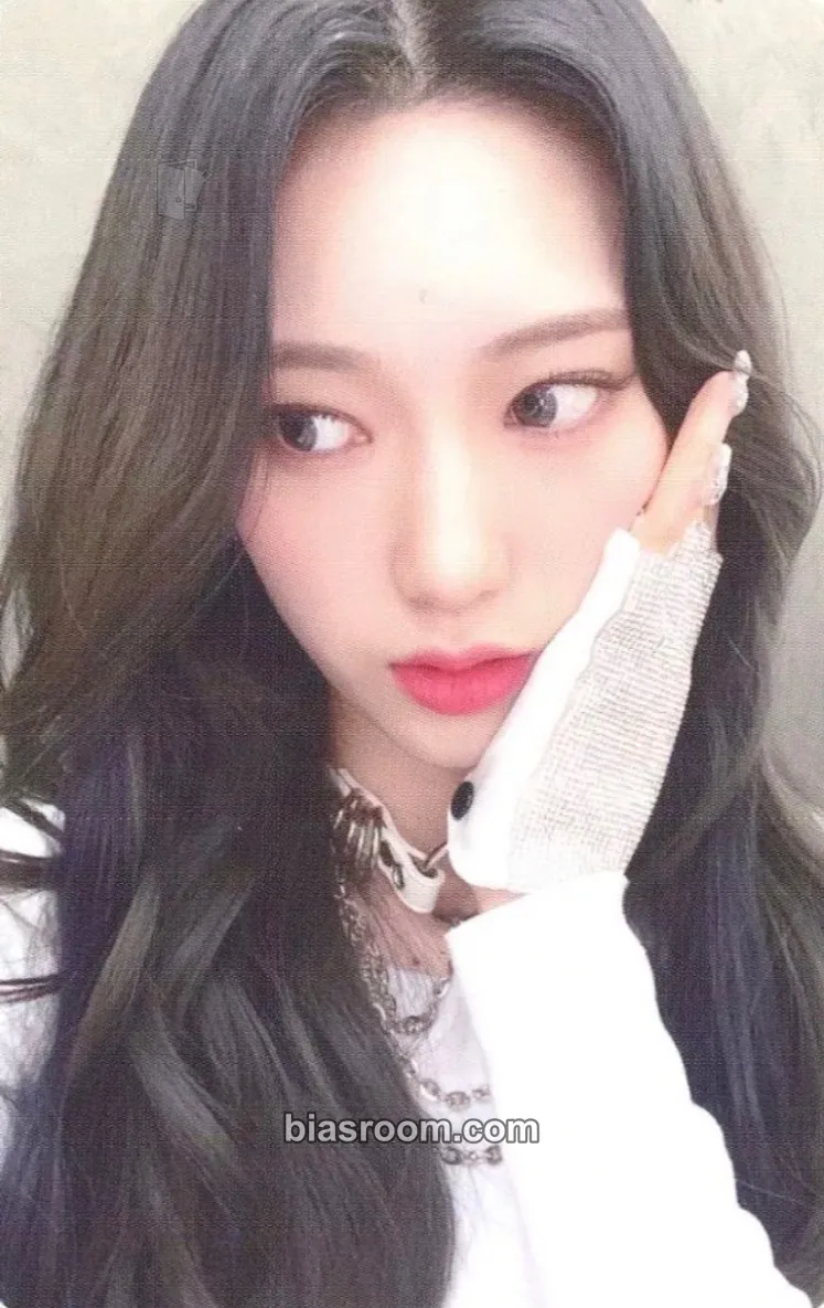 Suyun Yellow punch Photocard - Rocket Punch - Rocket Punch K-pop photocard