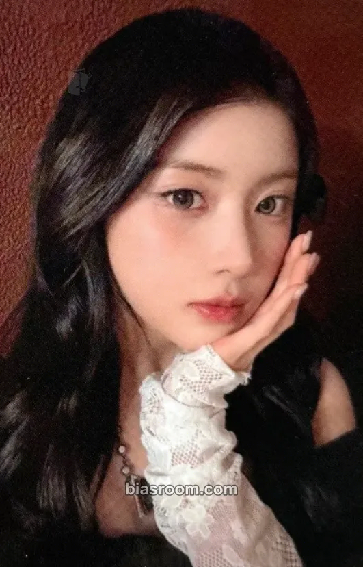Jiwoo Blue Valentine Photocard - NMIXX - NMIXX K-pop photocard