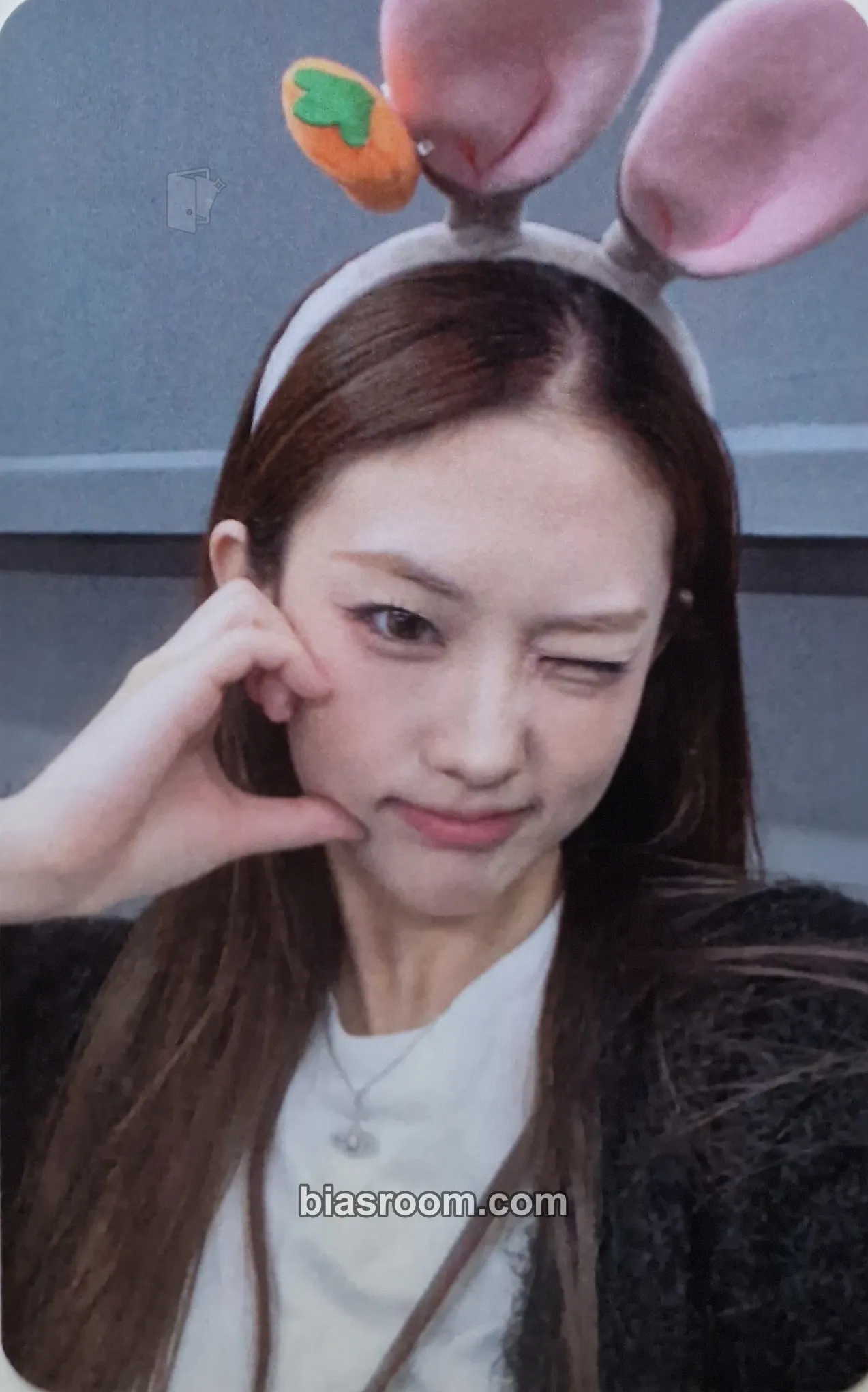 Joonie ICHILLIN' 2025 Season's Greetings 'Get Ready with Me' Photocard - ICHILLIN’ - ICHILLIN’ K-pop photocard
