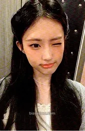 Joonie ICHILLIN' 2025 Season's Greetings 'Get Ready with Me' Photocard - ICHILLIN’ - ICHILLIN’ K-pop photocard