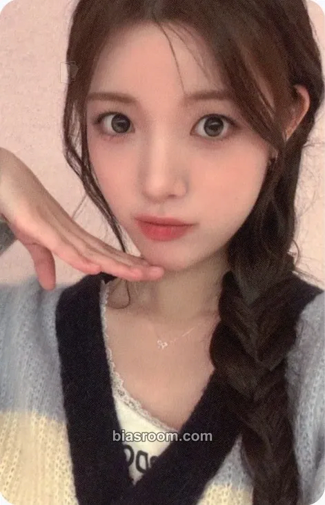 Yuha FOCUS Photocard - Hearts2Hearts - Hearts2Hearts K-pop photocard