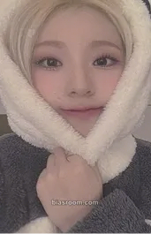 Chaerin ICHILLIN' 2025 Season's Greetings 'Get Ready with Me' Photocard - ICHILLIN’ - ICHILLIN’ K-pop photocard