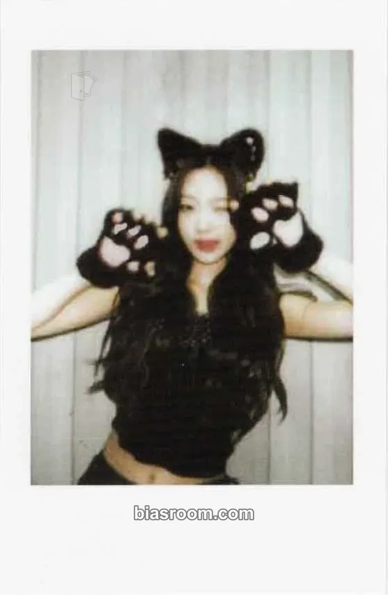 Stella STYLE Photocard - Hearts2Hearts - Hearts2Hearts K-pop photocard