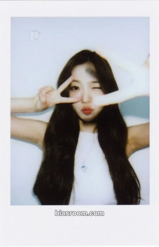 Stella STYLE Photocard - Hearts2Hearts - Hearts2Hearts K-pop photocard