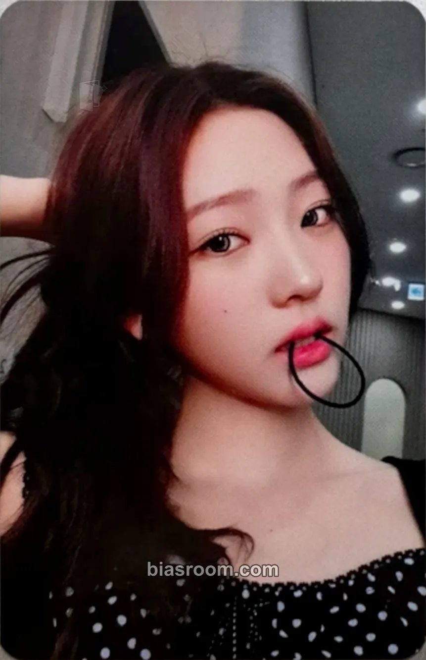 Stella STYLE Photocard - Hearts2Hearts - Hearts2Hearts K-pop photocard