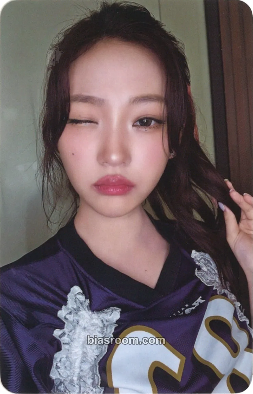 Stella STYLE Photocard - Hearts2Hearts - Hearts2Hearts K-pop photocard