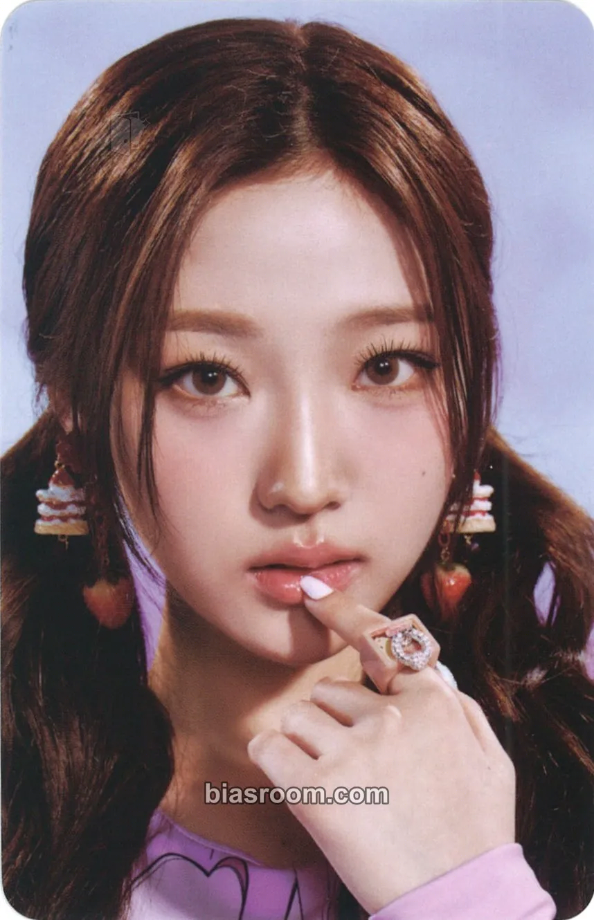 Stella STYLE Photocard - Hearts2Hearts - Hearts2Hearts K-pop photocard