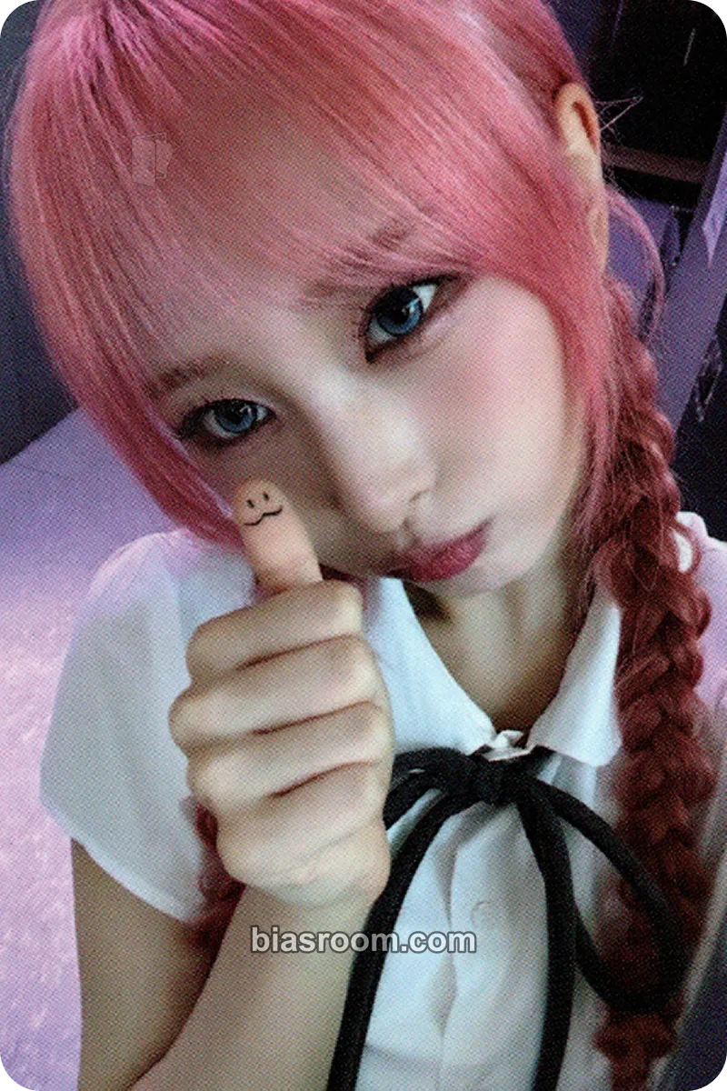 Chowon Wild Cherry Photocard - ICHILLIN’ - ICHILLIN’ K-pop photocard
