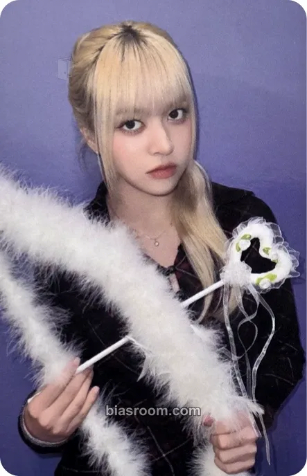Lily Blue Valentine Photocard - NMIXX - NMIXX K-pop photocard