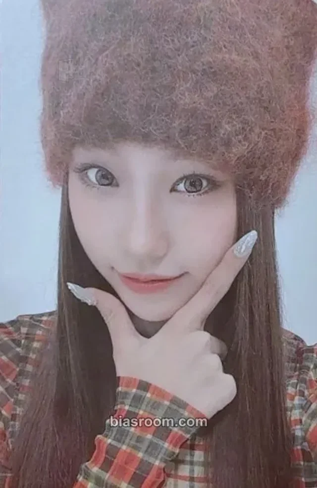 izna - Choi Jungeun - N/a Album merch photocard ball cap