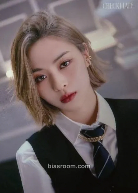 Ryujin ITZY The 1st World Tour 'Checkmate' Photocard - ITZY - ITZY K-pop photocard