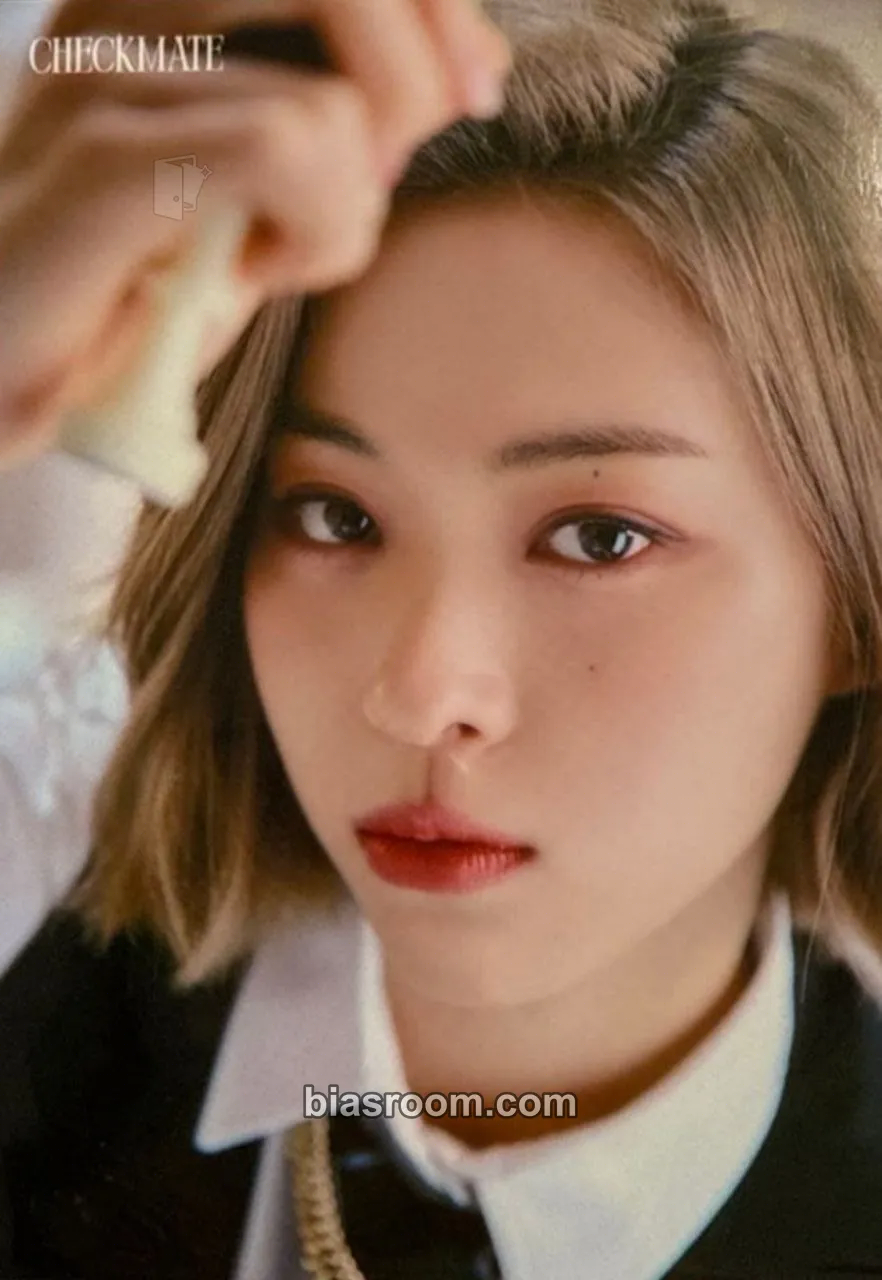 Ryujin ITZY The 1st World Tour 'Checkmate' Photocard - ITZY - ITZY K-pop photocard
