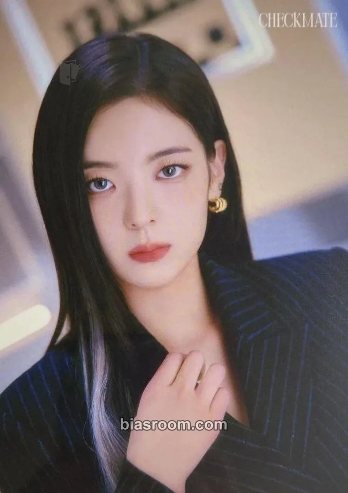 Lia ITZY The 1st World Tour 'Checkmate' Photocard - ITZY - ITZY K-pop photocard