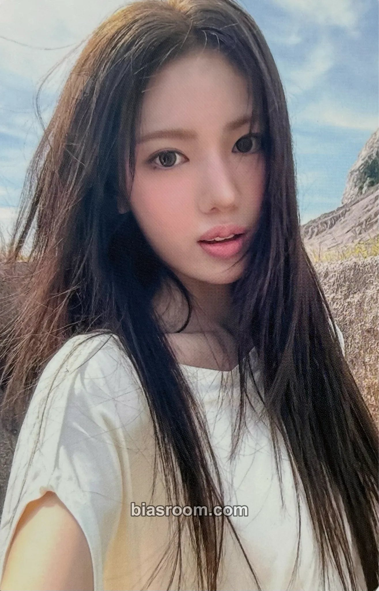 Sui Delulu Pack Photocard - KiiiKiii - KiiiKiii K-pop photocard