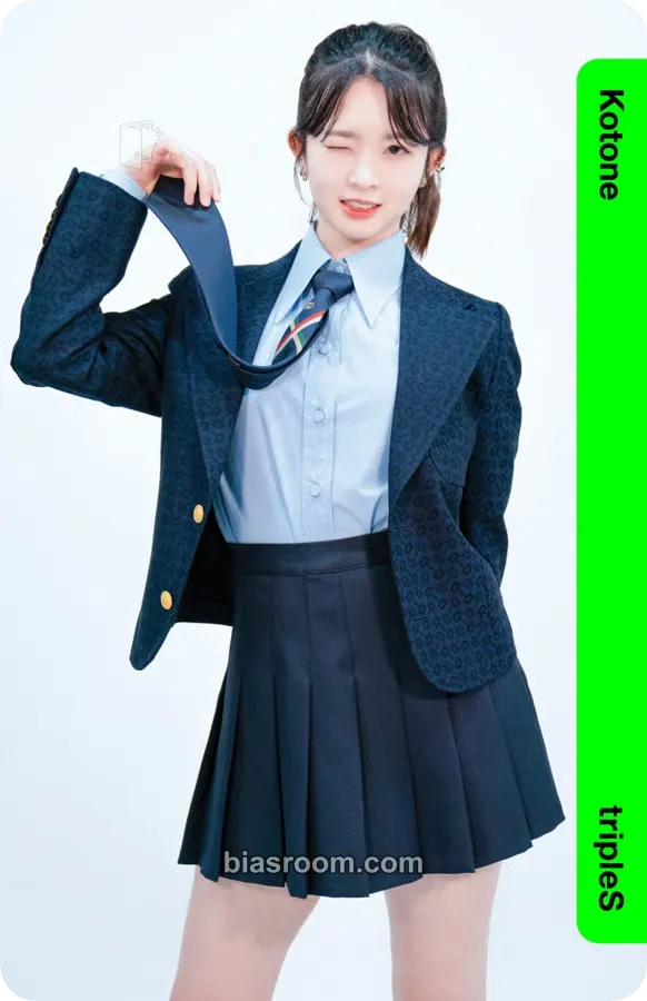 Kotone Binary01 First Class Objekts Photocard - tripleS - tripleS K-pop photocard