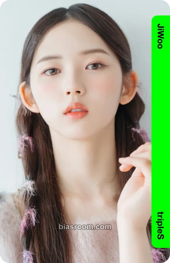 Jiwoo Binary01 First Class Objekts Photocard - tripleS - tripleS K-pop photocard
