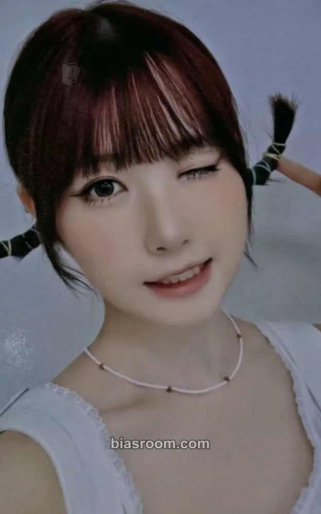 Hitomi iLY Photocard - SAY MY NAME - SAY MY NAME K-pop photocard