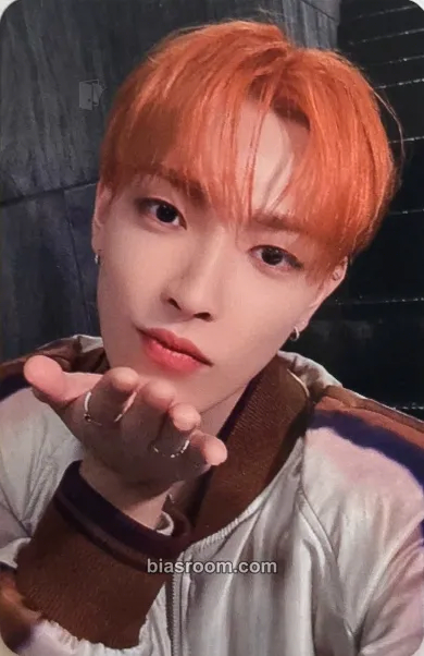 Hongjoong GOLDEN HOUR : Part.1 Photocard - ATEEZ - ATEEZ K-pop photocard