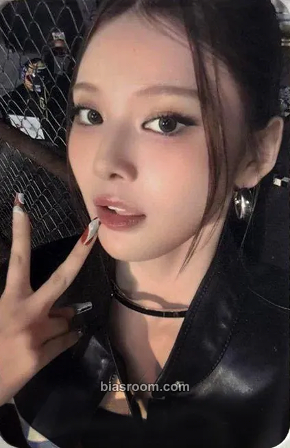 Bang Jeemin Not Just Pretty Photocard - izna - izna K-pop photocard