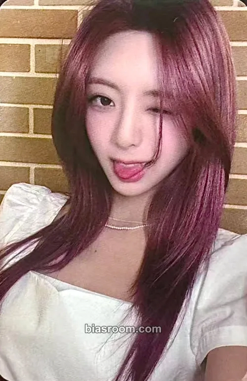 Yuna Girls Will Be Girls Photocard - ITZY - ITZY K-pop photocard