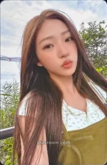 Stella FOCUS Photocard - Hearts2Hearts - Hearts2Hearts K-pop photocard