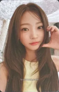 Stella FOCUS Photocard - Hearts2Hearts - Hearts2Hearts K-pop photocard