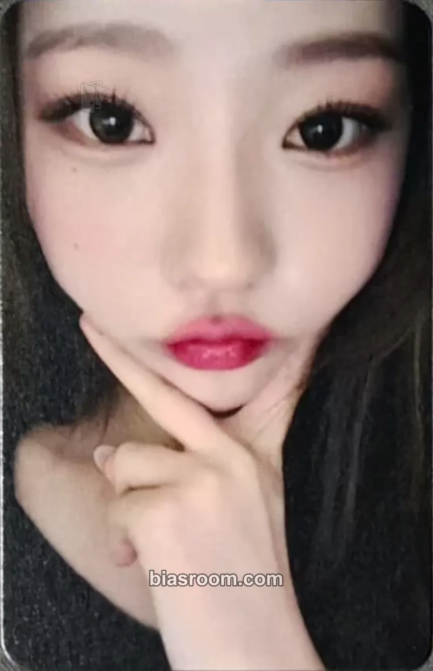 Stella FOCUS Photocard - Hearts2Hearts - Hearts2Hearts K-pop photocard