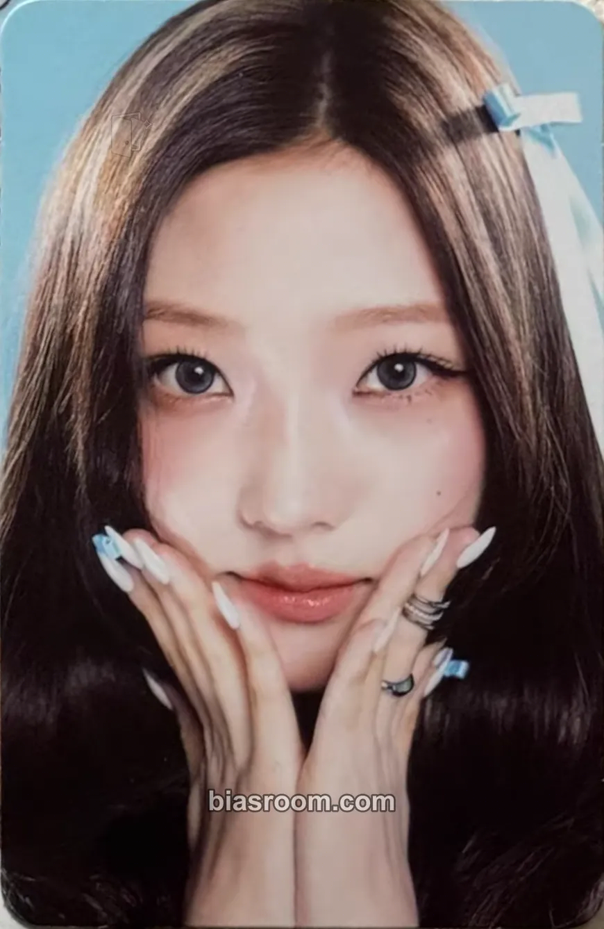 Stella FOCUS Photocard - Hearts2Hearts - Hearts2Hearts K-pop photocard