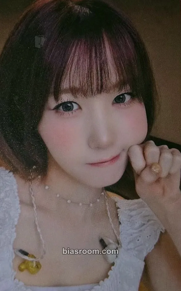 Hitomi iLY Photocard - SAY MY NAME - SAY MY NAME K-pop photocard