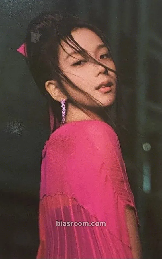 Jisoo JISOO - FIRST SINGLE ALBUM 'ME' OFFICIAL MD Photocard - BLACKPINK - BLACKPINK K-pop photocard