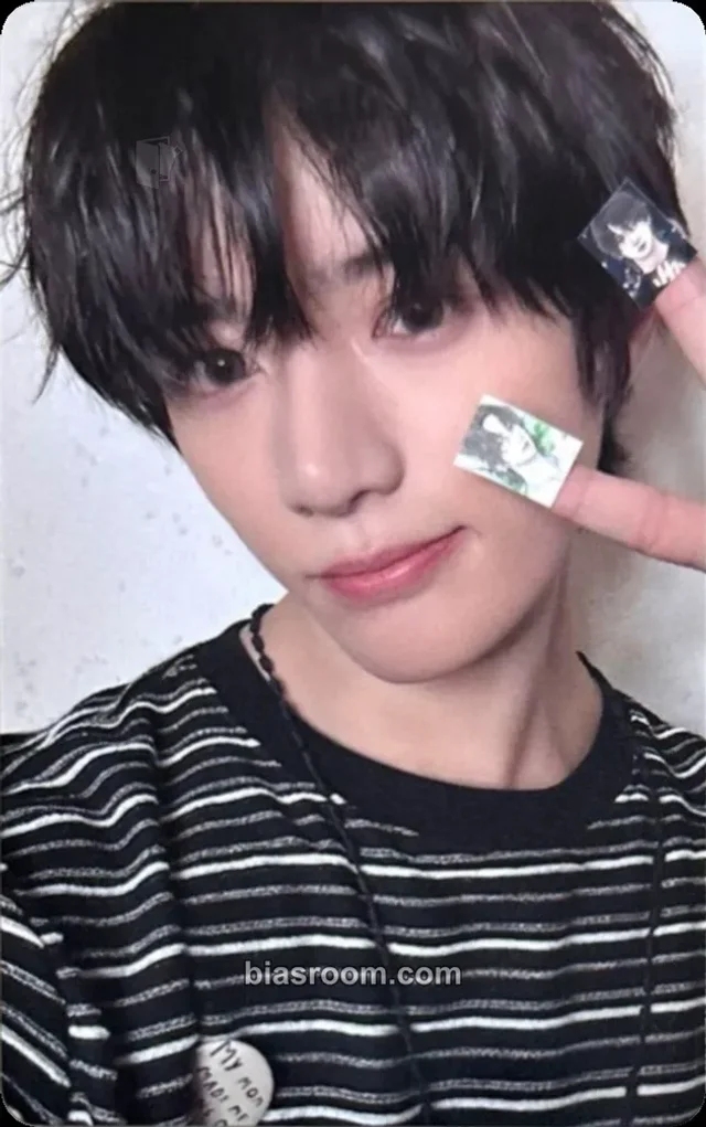 TOMORROW X TOGETHER - Starkissed Album lucky draw hmv