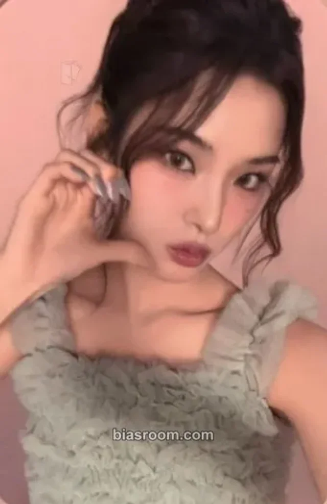 izna - Mai - 2026 Season’s Greetings: <365 Knots> Other pob (pre-order benefit) hmv photocard set