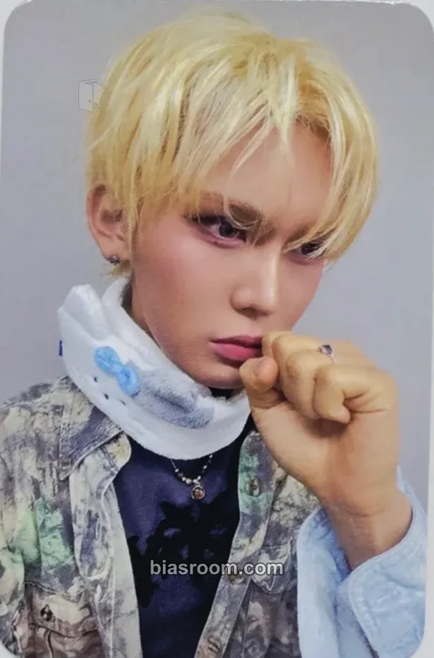 Hyun UXLXVE Photocard - XLOV - XLOV K-pop photocard