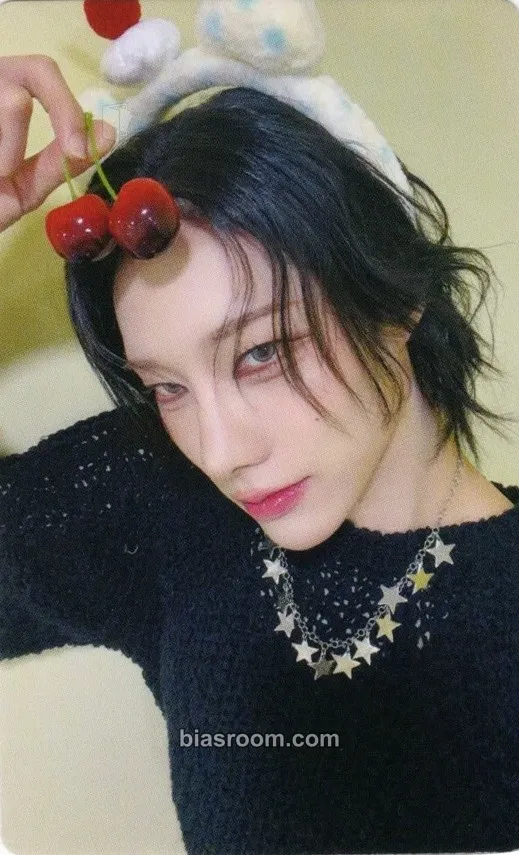 Rui UXLXVE Photocard - XLOV - XLOV K-pop photocard